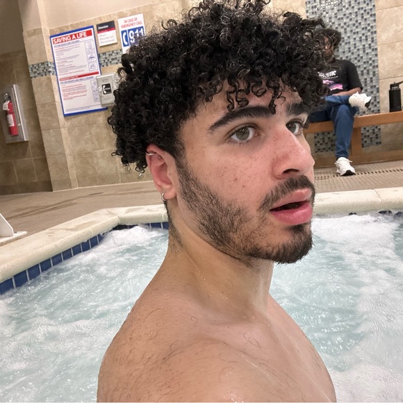 Meet your Posher, Jaden - Picture 2 of 3